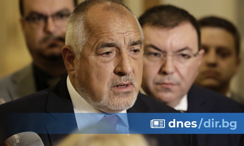 Проектът на Конституция трябва да бъде направен и конституционното мнозинство,