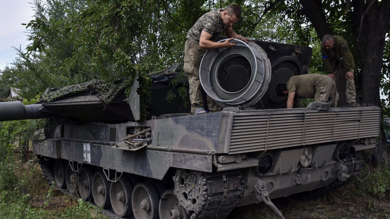 Война с години? Съюзниците се фокусират върху ремонта на доставеното за Украйна оръжие