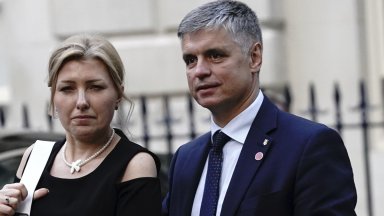 В заповедта на президента не се посочват причините за уволнението