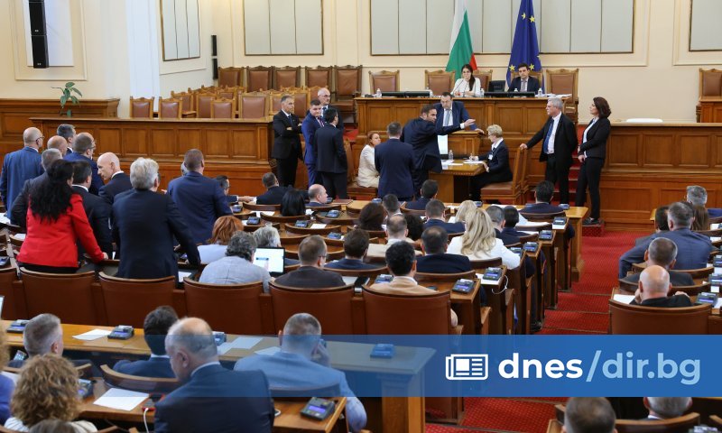 Търпях ви, мълчах, опровергавах, но и предприех действия. Има две