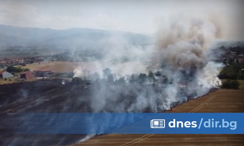 Десетки сигнали са постъпили на спешния телефон 112 преди. Пет