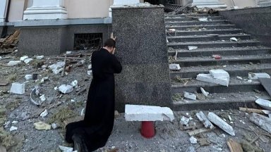 Междувременно Русия съобщи че украинските въоръжени сили вчера са изстреляли