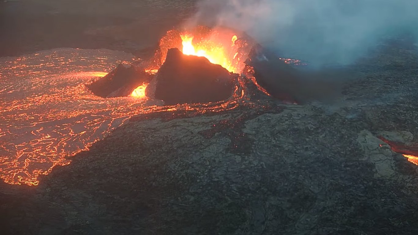 Най-новият "вулкан бебе" на Земята (видео)