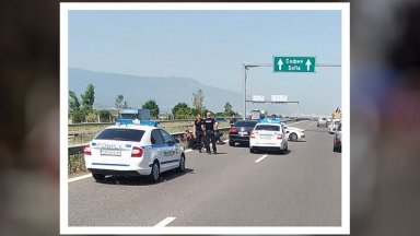 До задържането им се е стигнало след кратко преследване Мигрантите