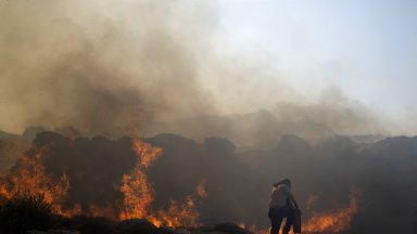 Трета поредна гореща вълна в Гърция повиши температурите до над