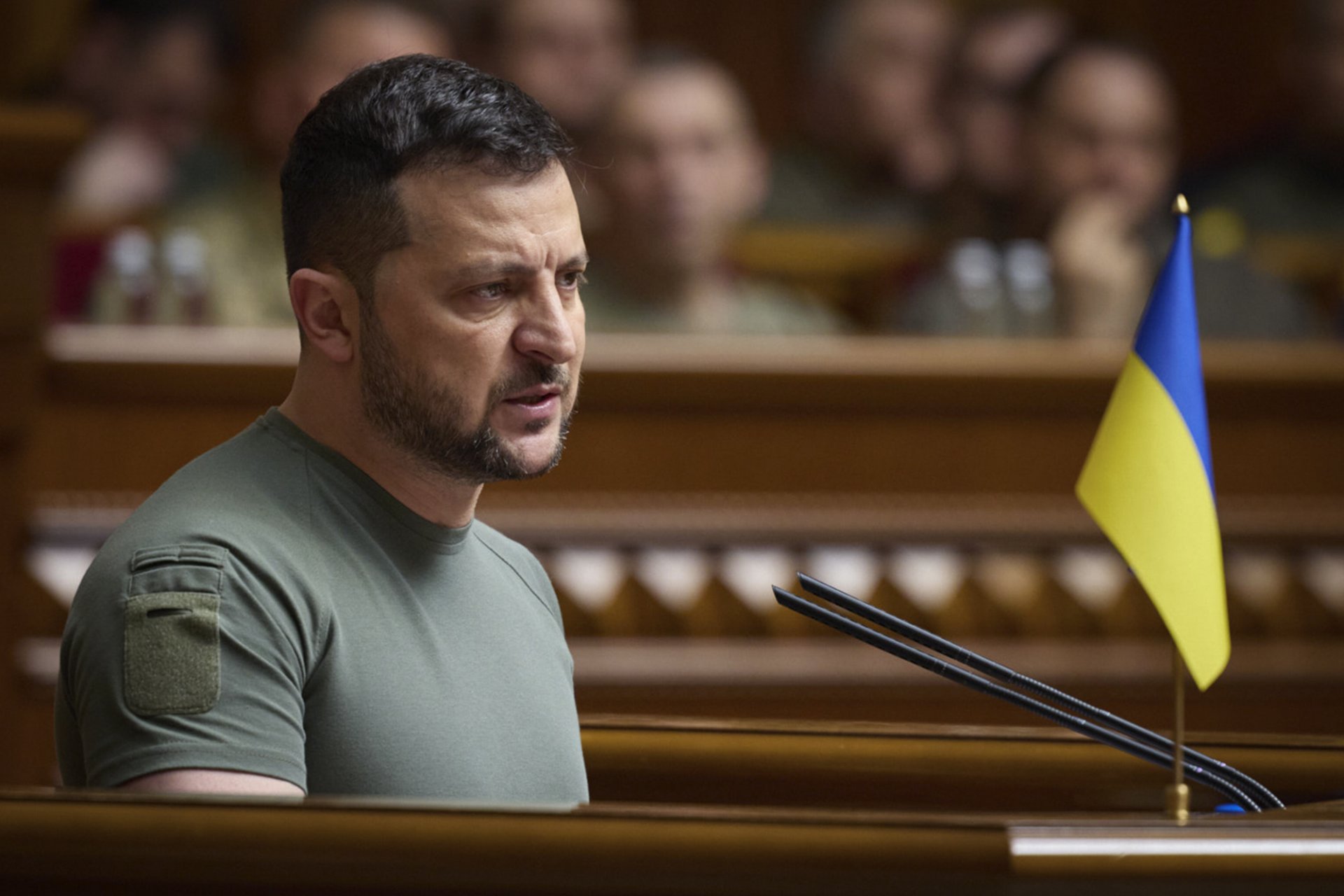Зеленски предупреди депутатите, че повече няма да толерира онези, които "заради някаква лична изгода" отказват да подкрепят законодателството, необходимо на Украйна