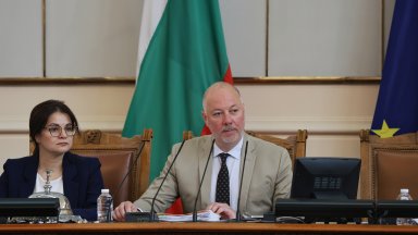 В дневния ред като седма точка бе включено изслушване на министъра