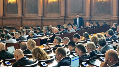 В дневния ред е и ново обсъждане на Закона за