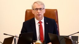 Денков критикува "грешните решения" за бюджета в ресорната парламентарна комисия