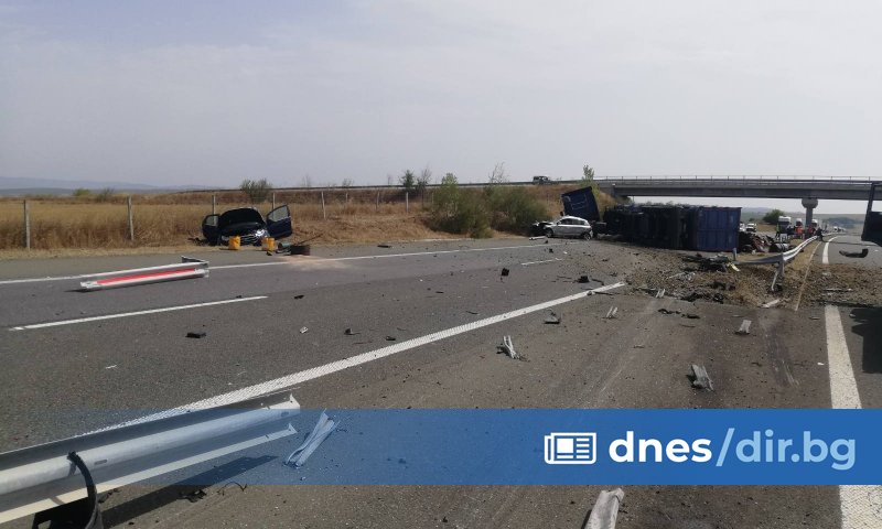 Проверка на показа, че катастрофиралият тир е без технически преглед