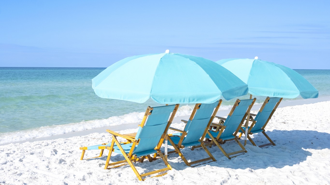 За какво да внимавате, ако запазвате шезлонг и чадър чрез MySpot?