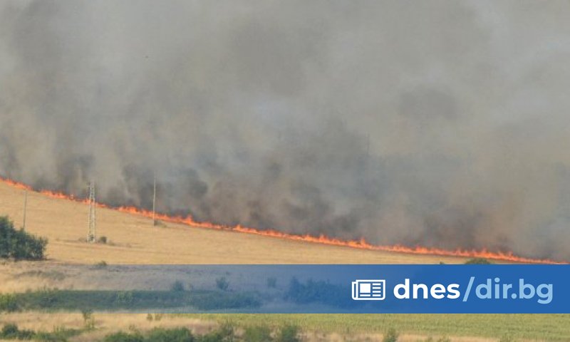Най-големият пожар - край село Дъбовец, все още не е