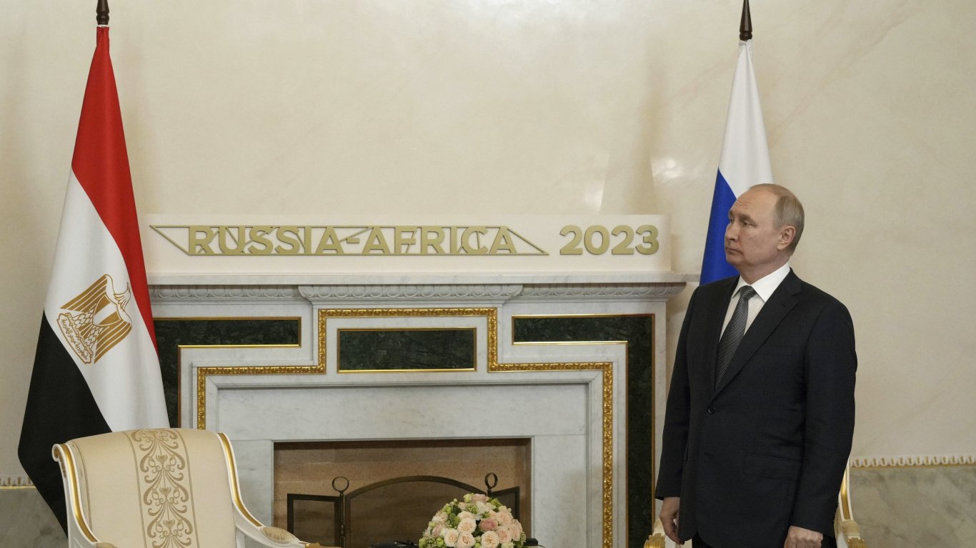 Путин обеща на Африка безплатно зърно с безплатна доставка (снимки)