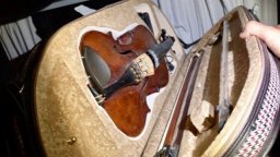 Втори опит за контрабанда от Украйна на безценна цигулка "Страдивариус" 