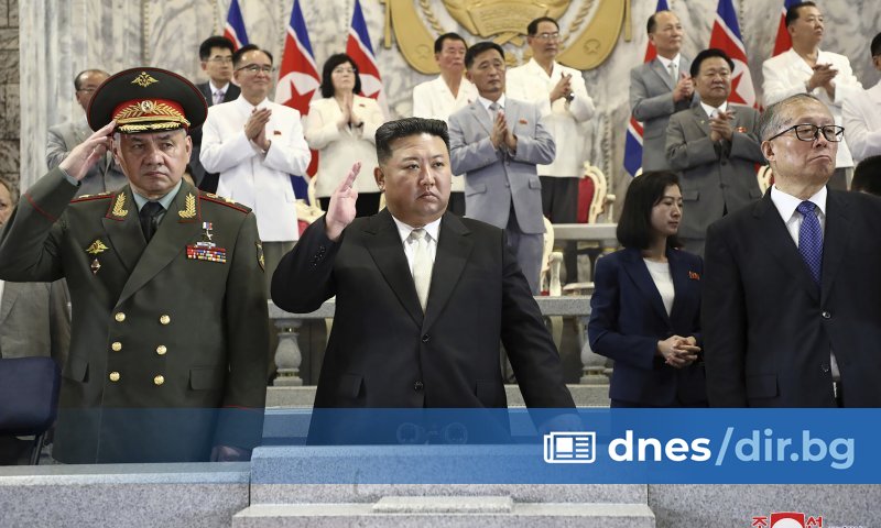 Снимка: AP/БТА Дългоочакваният парад се проведе снощи, за да бъде