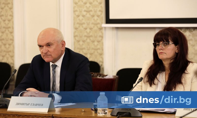 В средата на парламентарния ден ГЕРБ-СДС, ПП-ДБ и ДПС входираха