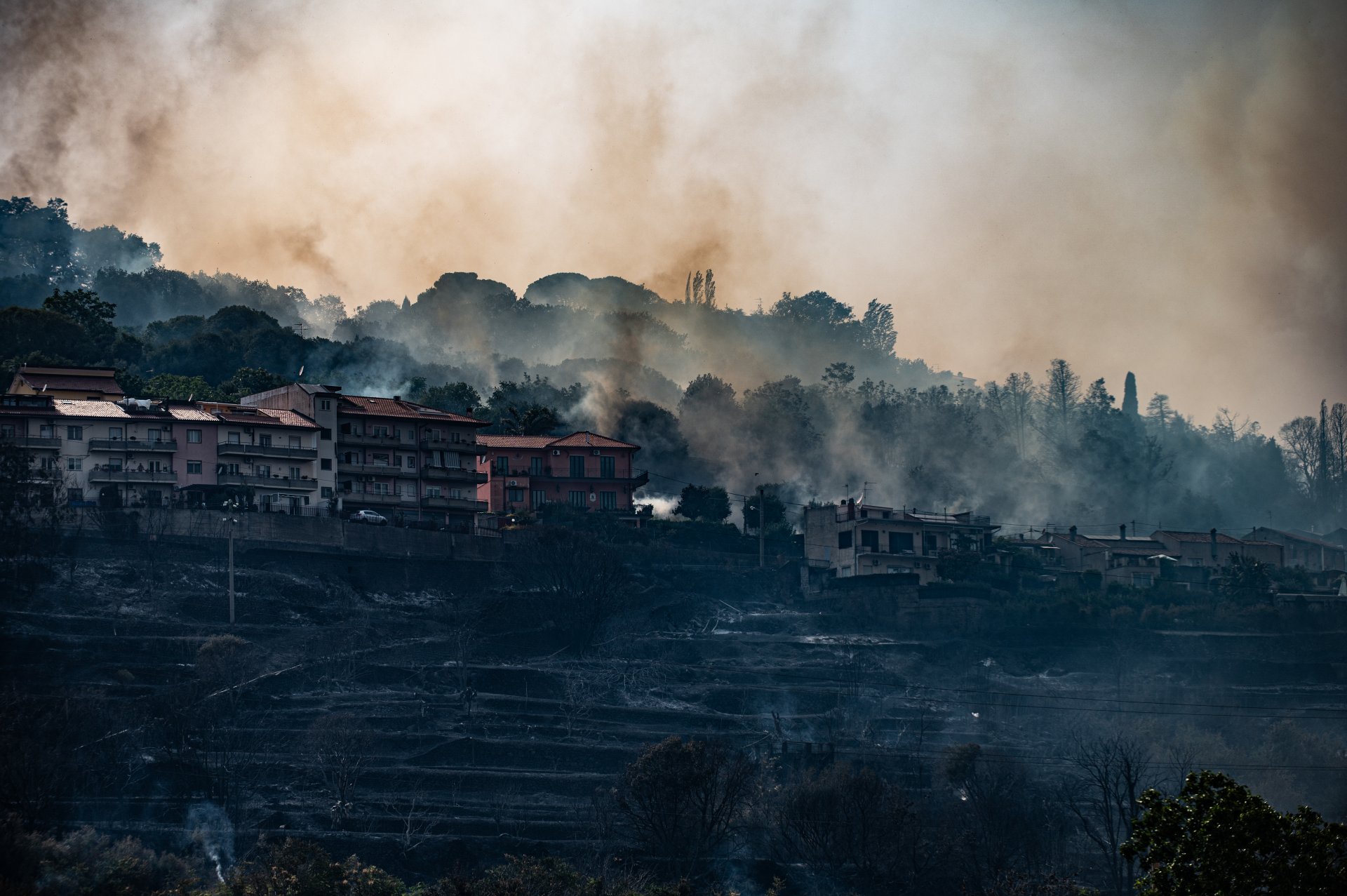 Последствията след пожарите в Катания 
