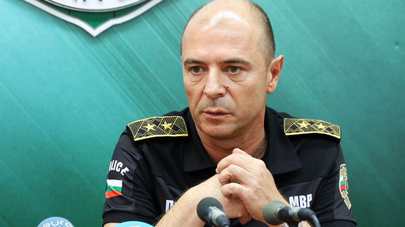 Директорът на полицията в Бургас напуска поста си, смяна има и в Благоевград