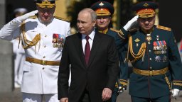  Путин превръща руската армия във втората по численост в света след Китай