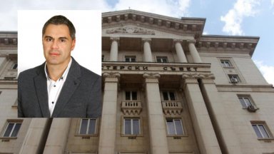 Проф Мария Нейкова предаде поста на Пламен Янев в присъствието