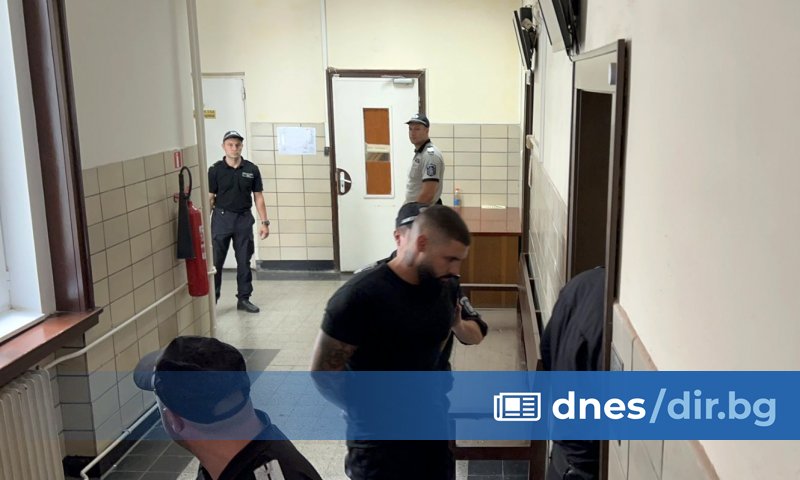 Адвокатите на обвиняемия Валентин Димитров и Петко Кънев са поискали