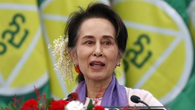 Хунтата в Мианма помилва над 7000 затворници, сред тях и бившата лидерка Аун Сан Су Чжи