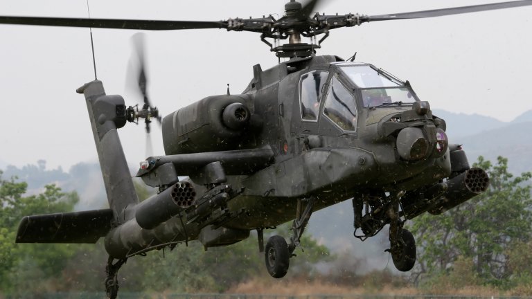 Американски хеликоптери Black Hawk и Apache ще прелетят над България на 2 и 3 юни