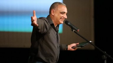 Той се позовава на справка в страницата на Международната олимпиада