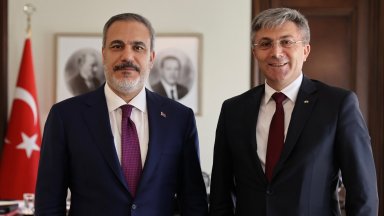 "Визита на учтивост": Турският външен министър прие лидера на ДПС Мустафа Карадайъ