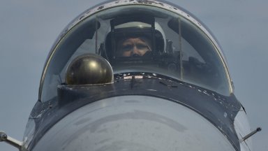 От руска страна пък дойде съобщението че 12 украински атаки