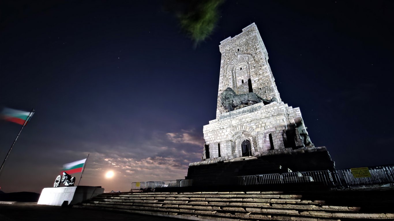 Паметникът на свободата  ще бъде затворен за посещения до 1 декември