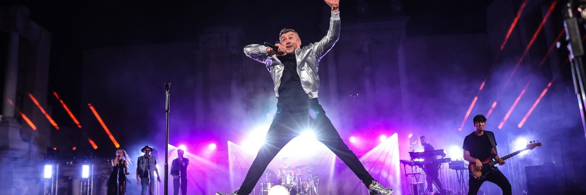 Любо Киров откри "Турне 2023" със зрелищно музикално шоу в Пловдив