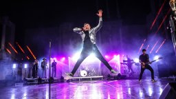 Любо Киров откри "Турне 2023" със зрелищно музикално шоу в Пловдив