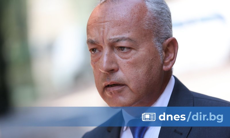 За тези два месеца редовното правителство се похвали с два