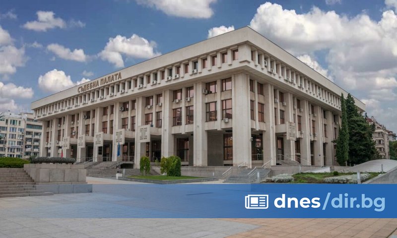 Районният съд остави в ареста насилника. На друг обаче все