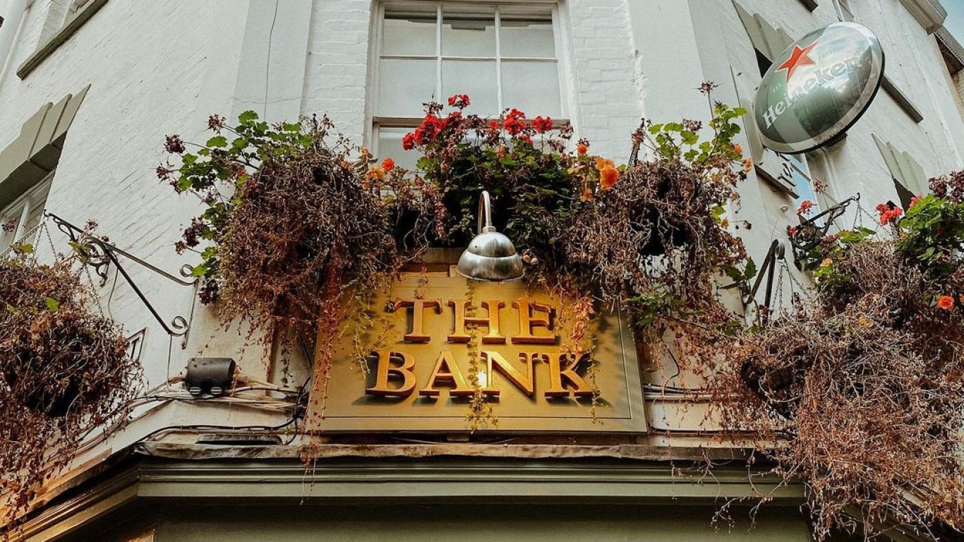 Малък пъб в  Бристол е най-трудно резервираното заведение в света