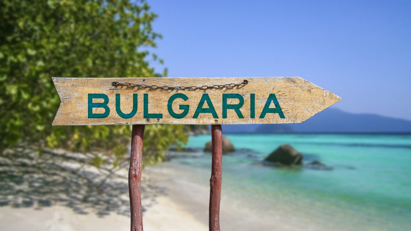България трудно се справя с туристическата конкуренция на съседите