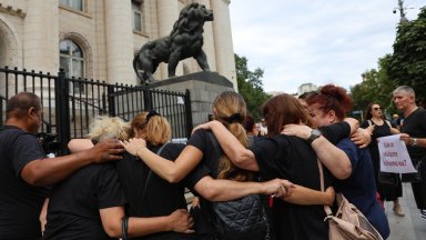 Протестът им започна пред Народното събрание и продължи до Орлов