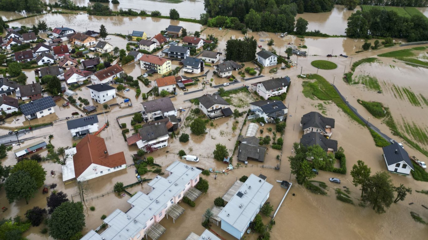 Словения променя трудовия пазар, за да се справи с щетите от наводненията