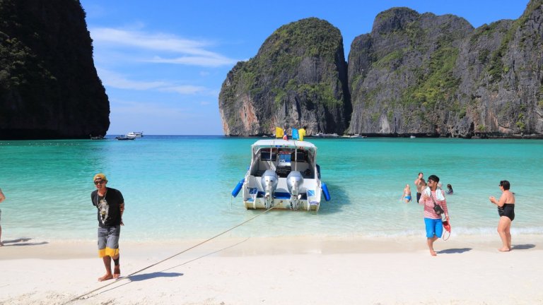 Райски острови в Тайланд страдат от недостиг на вода заради изключително горещото време