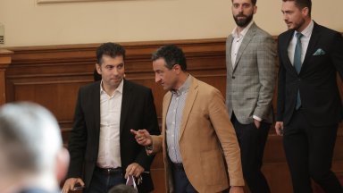 Народните избраници започнаха първо с промените в Закона за защита от