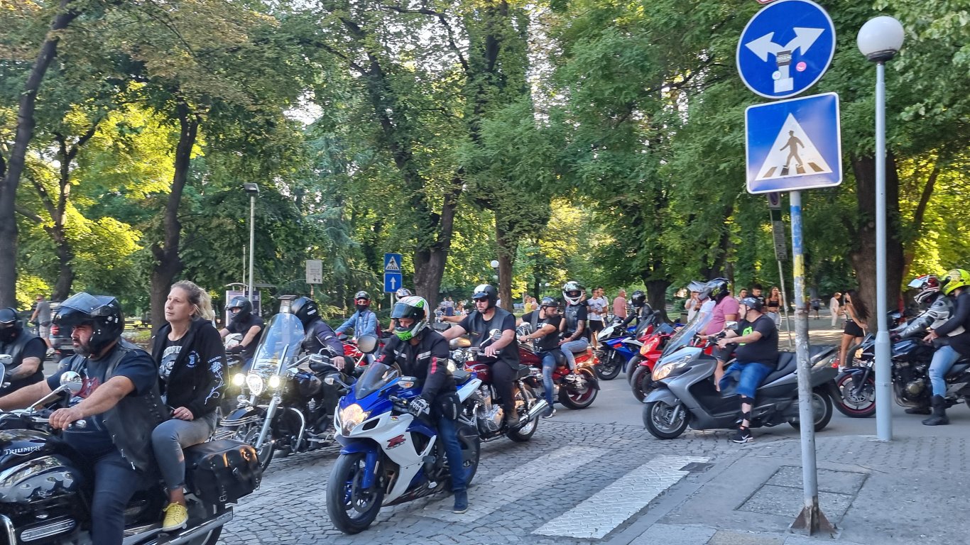 Рокери излязоха в подкрепа на протестиращите в Стара Загора