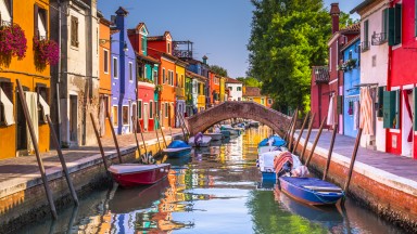 Бурано: Къде изкуството и цветовете се срещат