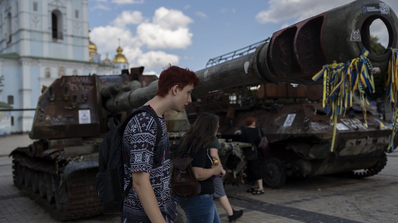 Киев: Почти 200 души преминават от Русия в Украйна всеки ден