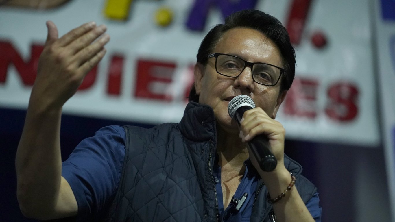 Кандидатът за президент на Еквадор Фернандо Вилявисенсио 