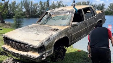 При разследване на студено досие откриха 32 коли на дъното на езеро край Маями (видео)