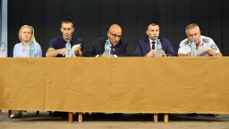 Цалапица след среща с МВР шефове: "Казват, че чадърът паднал в полицията в Стамболийски, но да видим"