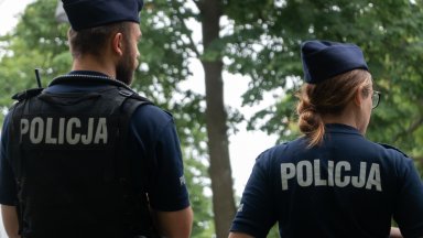 Полицията военните и градският транспорт помагат за евакуацията която е