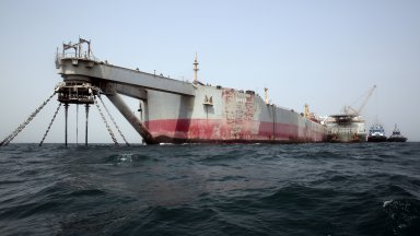 Йеменски бунтовници плениха танкер с българи на борда