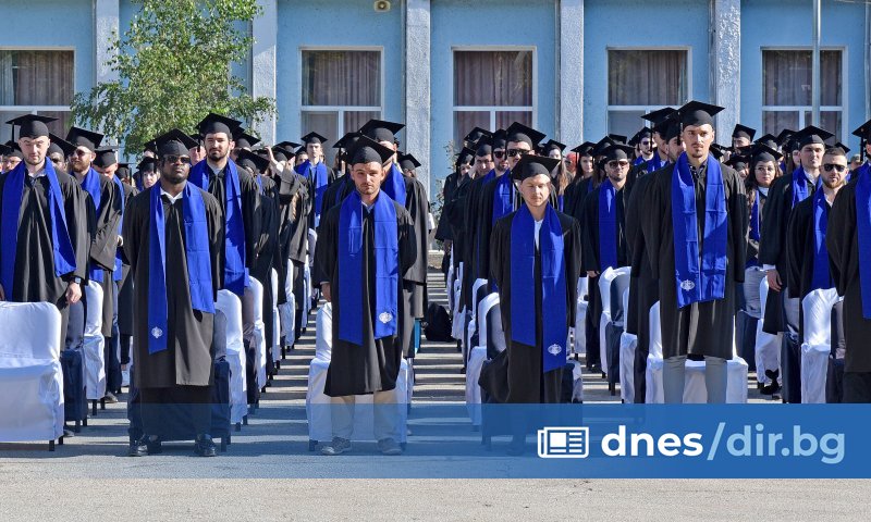 Успехът се постига с много труд, сподели отличникът на випуска